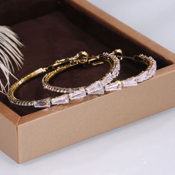 ⭐️10k Gold Filled CZ Diamond Hoop Earrings - Picture 9 of 16